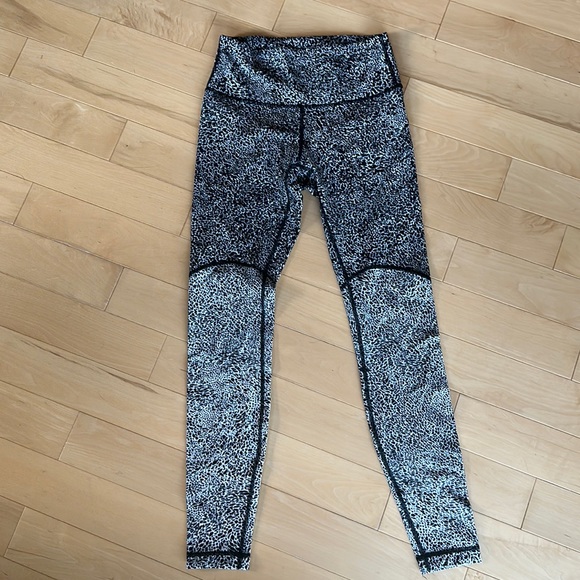 Lulelemon Leggings, size 4 - Picture 2 of 3